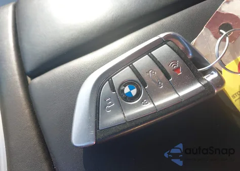 2017 BMW 750I xDrive z USA, uszkodzony, nr VIN WBA7F2C55HG421227